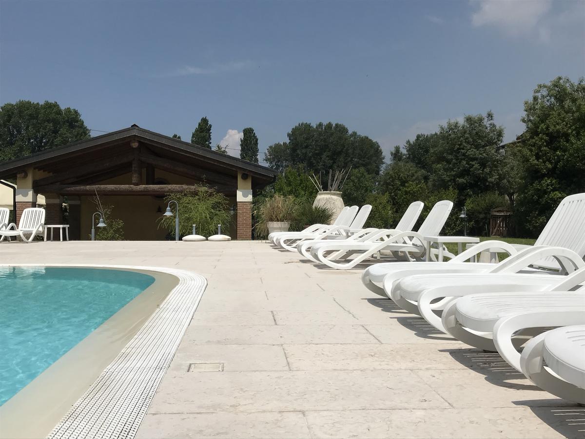 Agriturismo Corte Salandini Hotel Ponti sul Mincio Luaran gambar