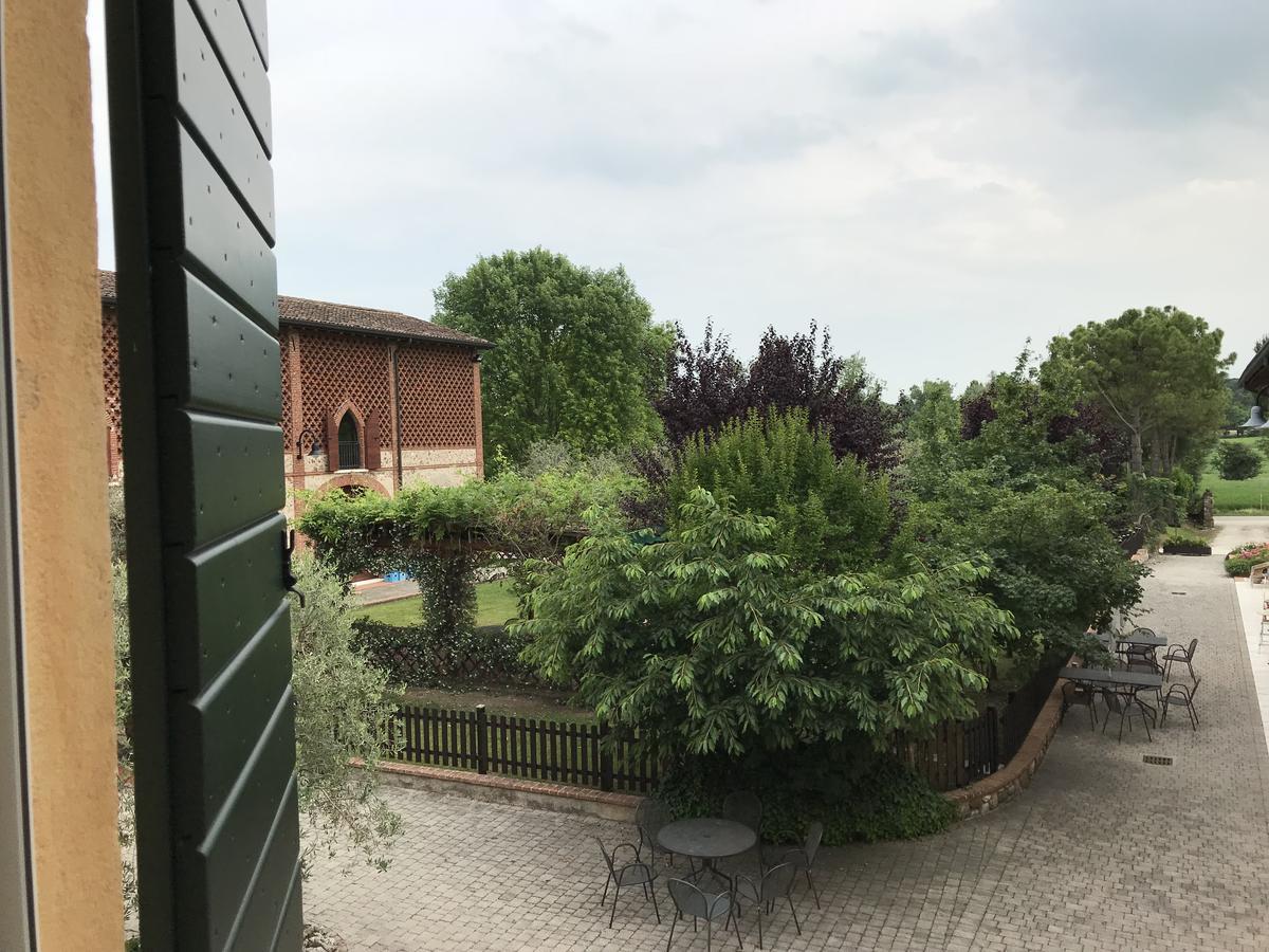 Agriturismo Corte Salandini Hotel Ponti sul Mincio Luaran gambar