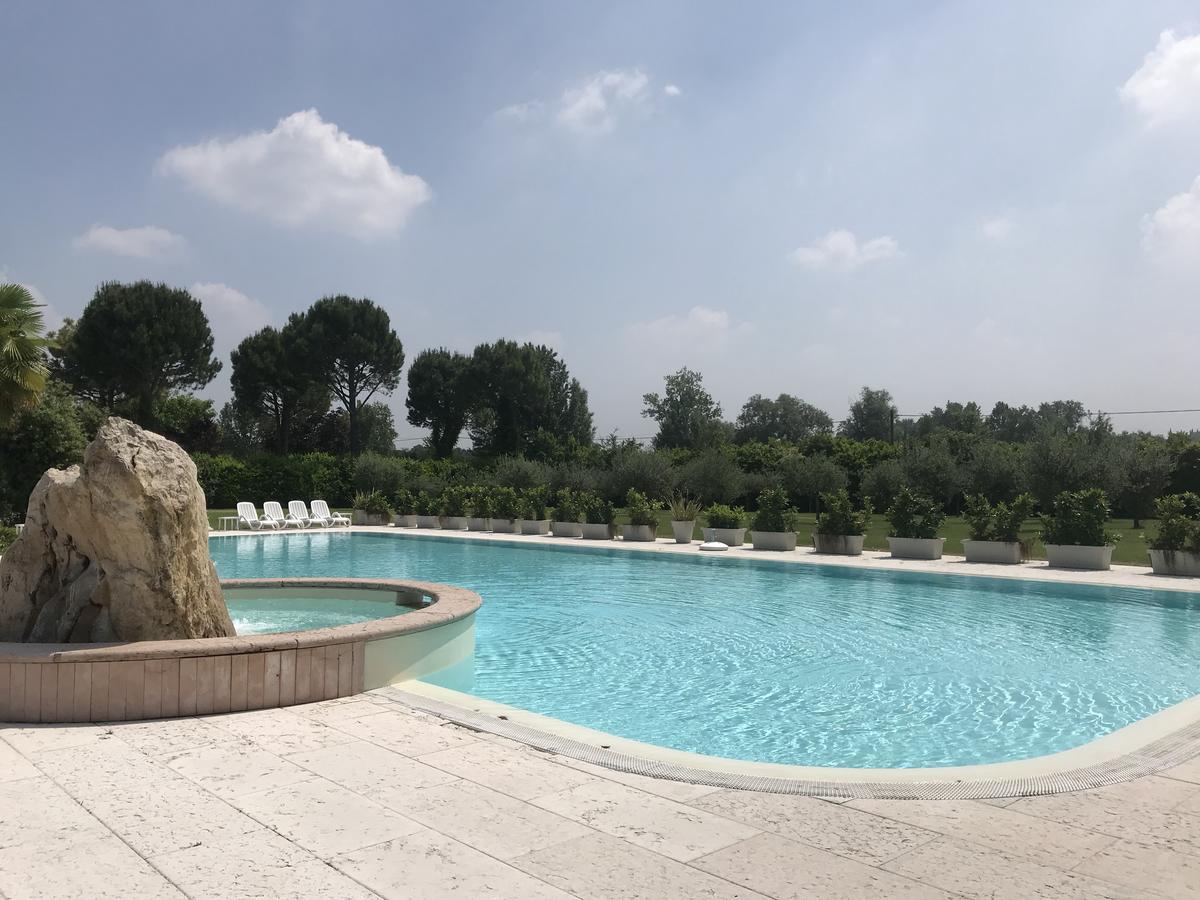 Agriturismo Corte Salandini Hotel Ponti sul Mincio Luaran gambar