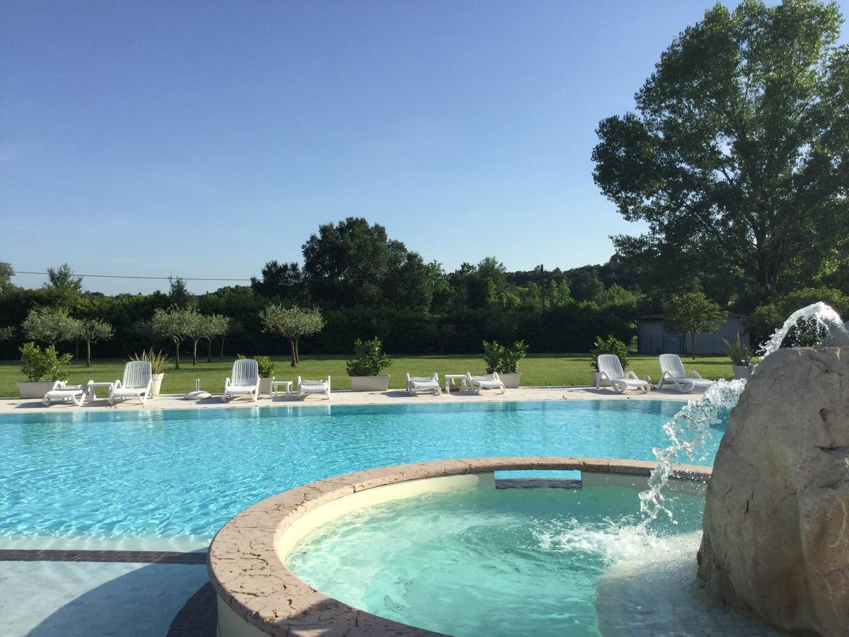 Agriturismo Corte Salandini Hotel Ponti sul Mincio Luaran gambar