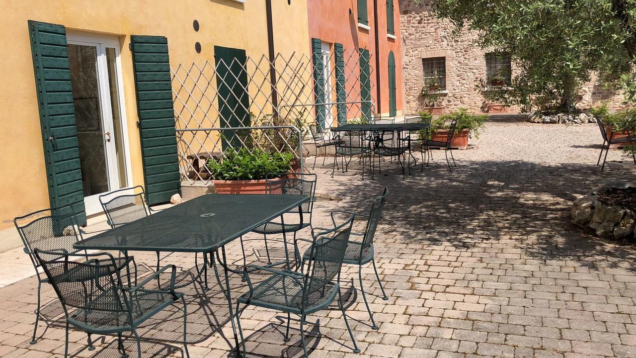 Agriturismo Corte Salandini Hotel Ponti sul Mincio Luaran gambar