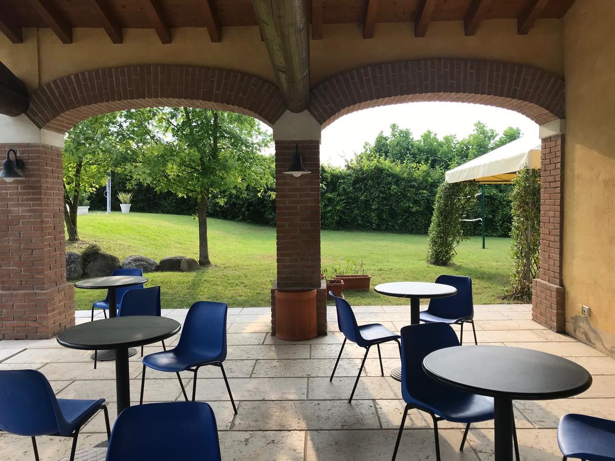 Agriturismo Corte Salandini Hotel Ponti sul Mincio Luaran gambar