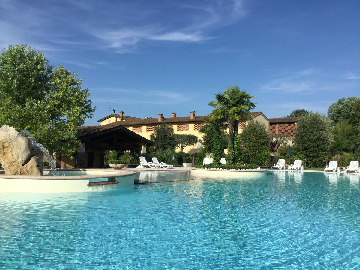 Agriturismo Corte Salandini Hotel Ponti sul Mincio Luaran gambar