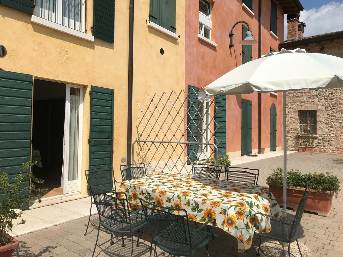 Agriturismo Corte Salandini Hotel Ponti sul Mincio Luaran gambar