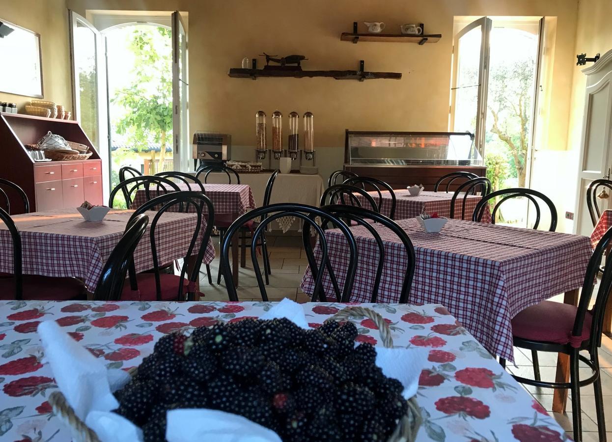 Agriturismo Corte Salandini Hotel Ponti sul Mincio Luaran gambar