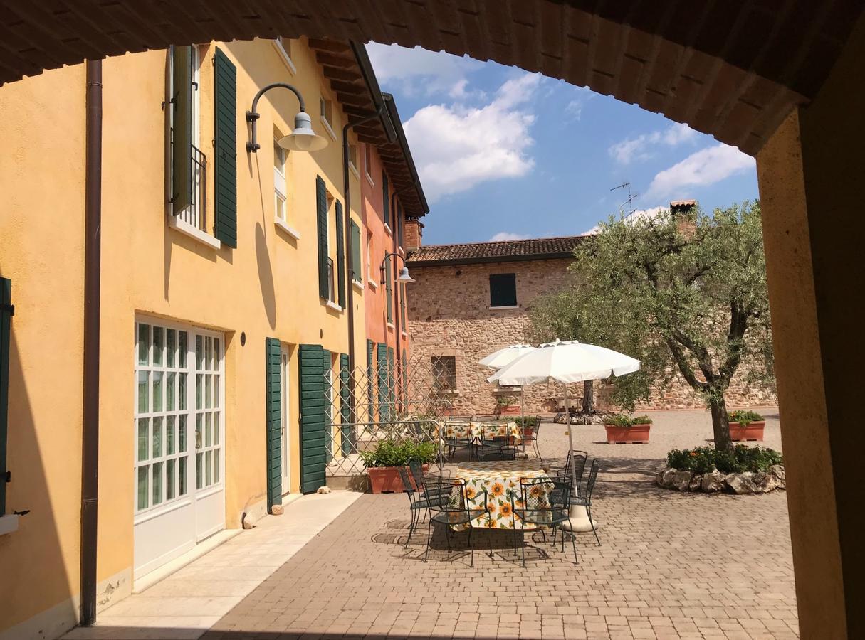 Agriturismo Corte Salandini Hotel Ponti sul Mincio Luaran gambar
