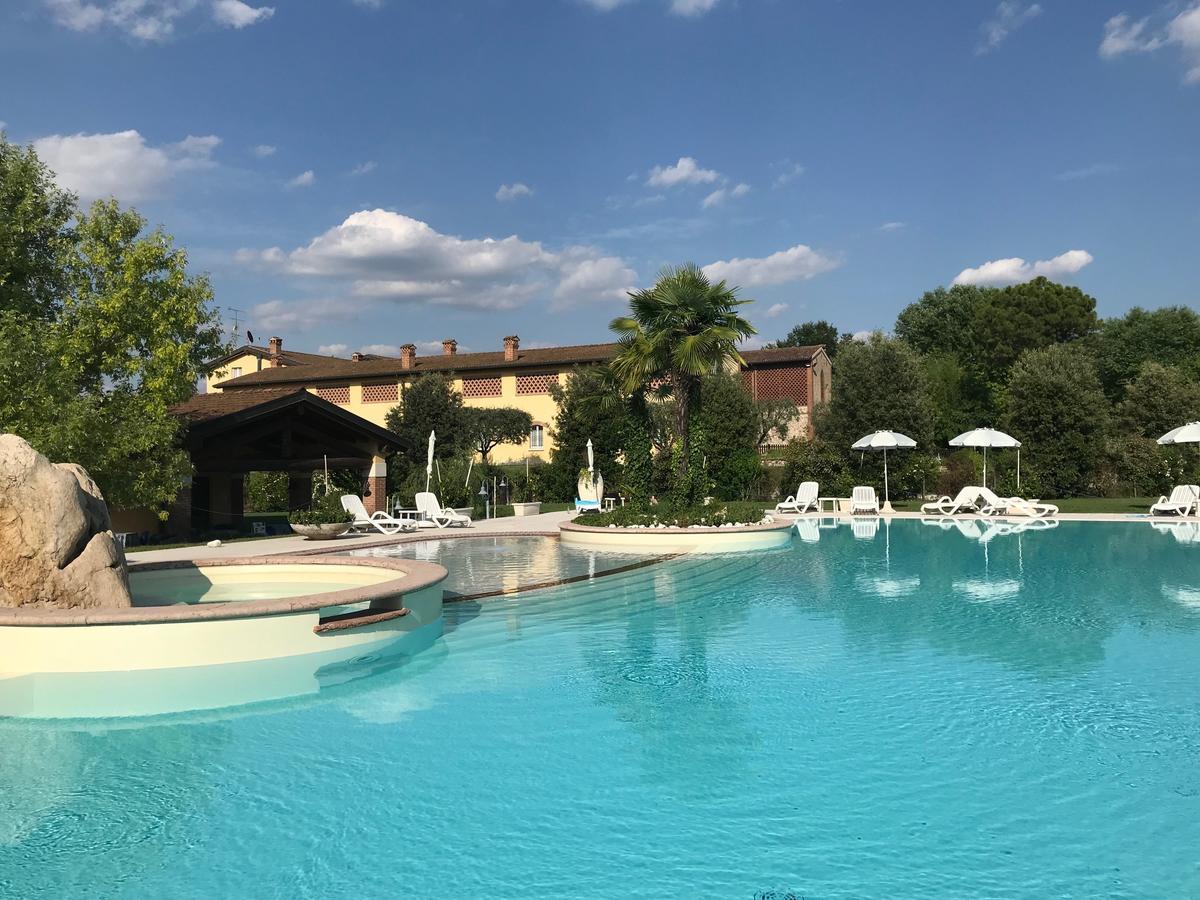 Agriturismo Corte Salandini Hotel Ponti sul Mincio Luaran gambar